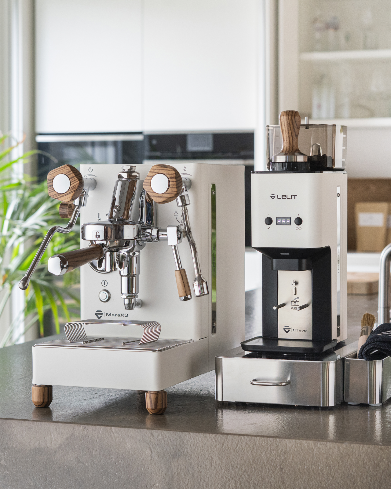 White Lelit Mara X3 Espresso Machine